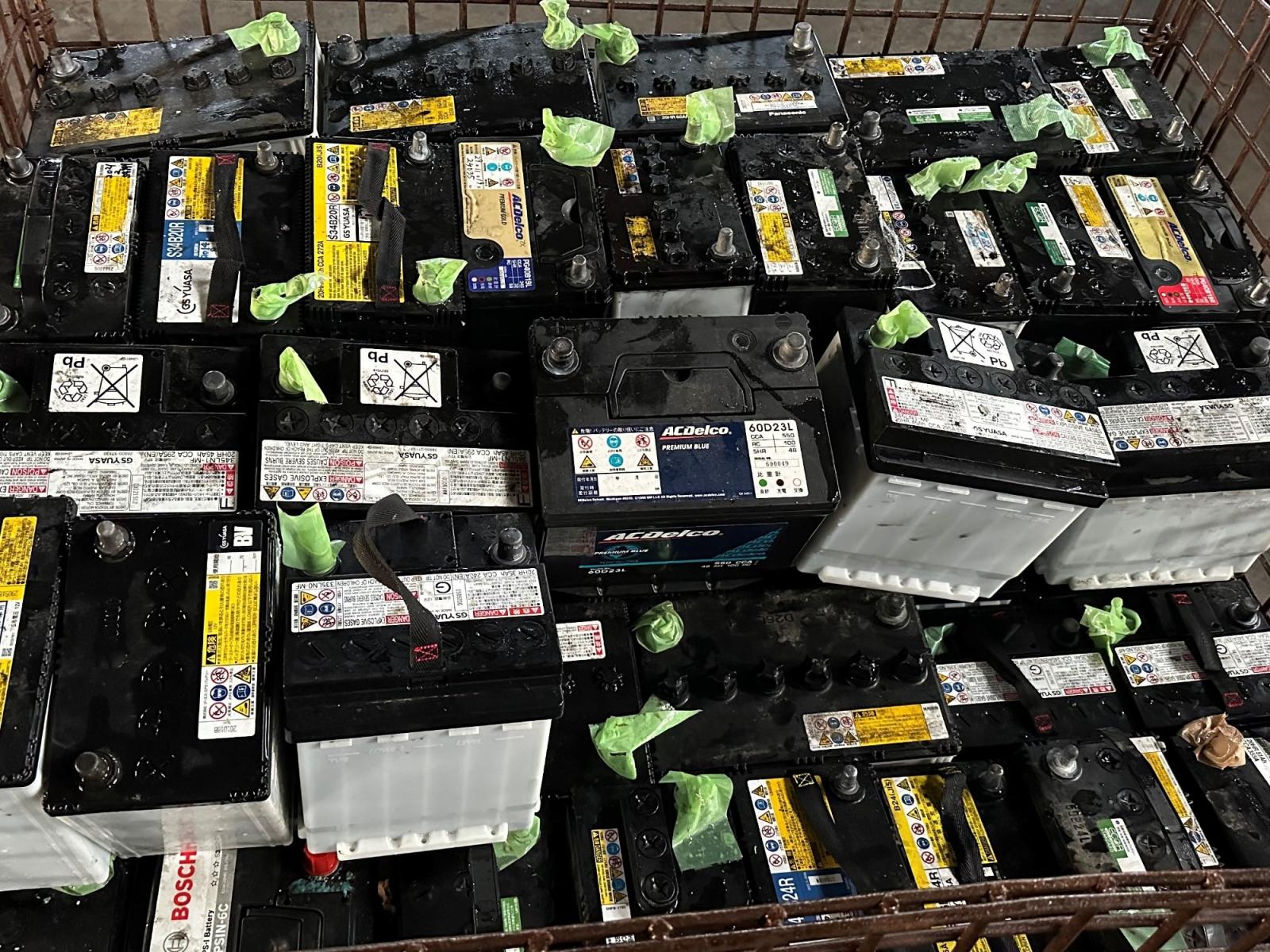 自動車バッテリー