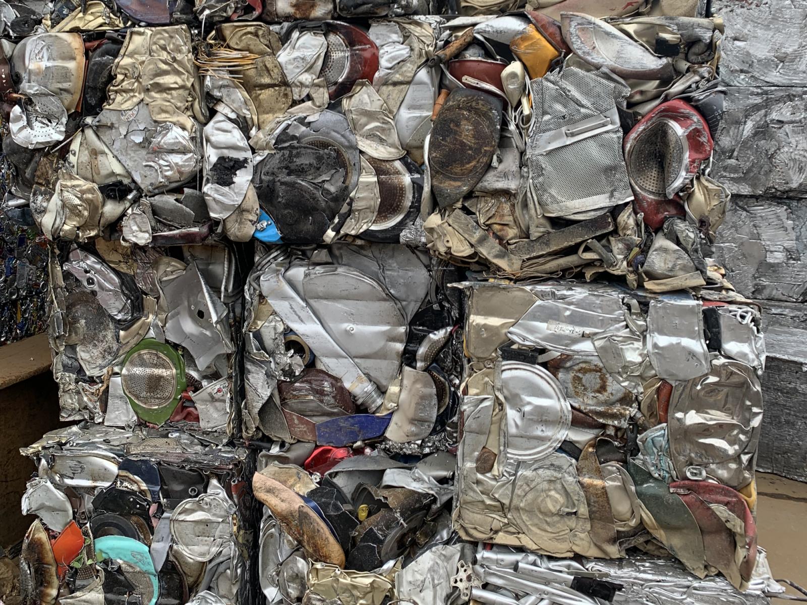 ガラアルミプレス